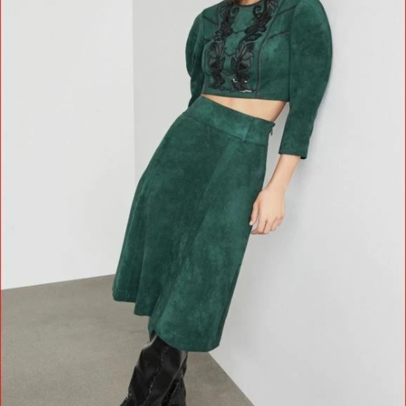 BCBGMaxAzria Green Embroidered Crop Top - Picture 2 of 8